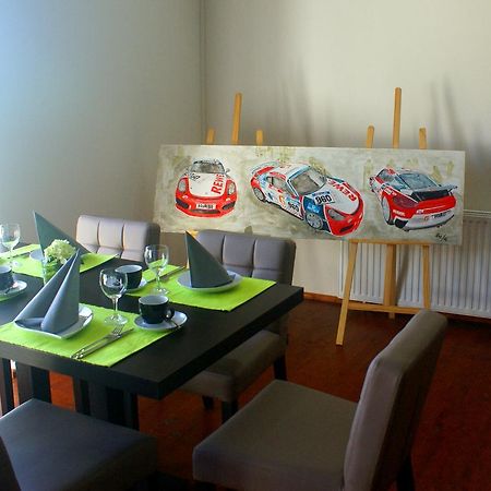 Fast Lane Hotel Barweiler Bagian luar foto